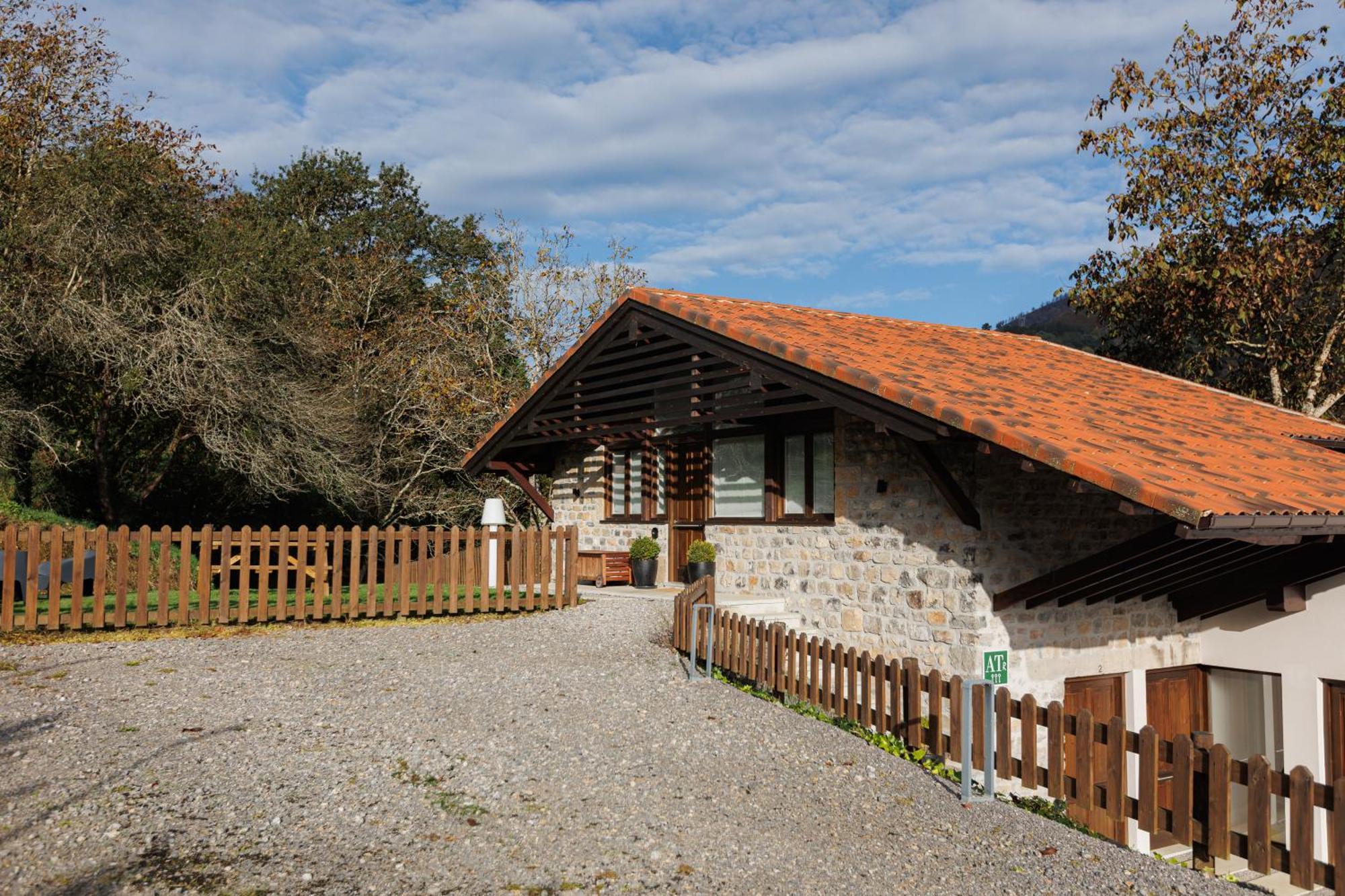 Finca La Caseria Apartamentos Onís Exteriör bild